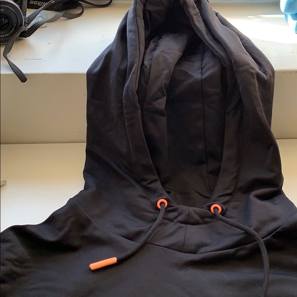 Where your intention in your arm. SoulCycle Gear - Picture 2 of 3